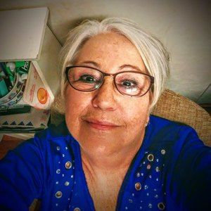 Meet your Posher, Johnette